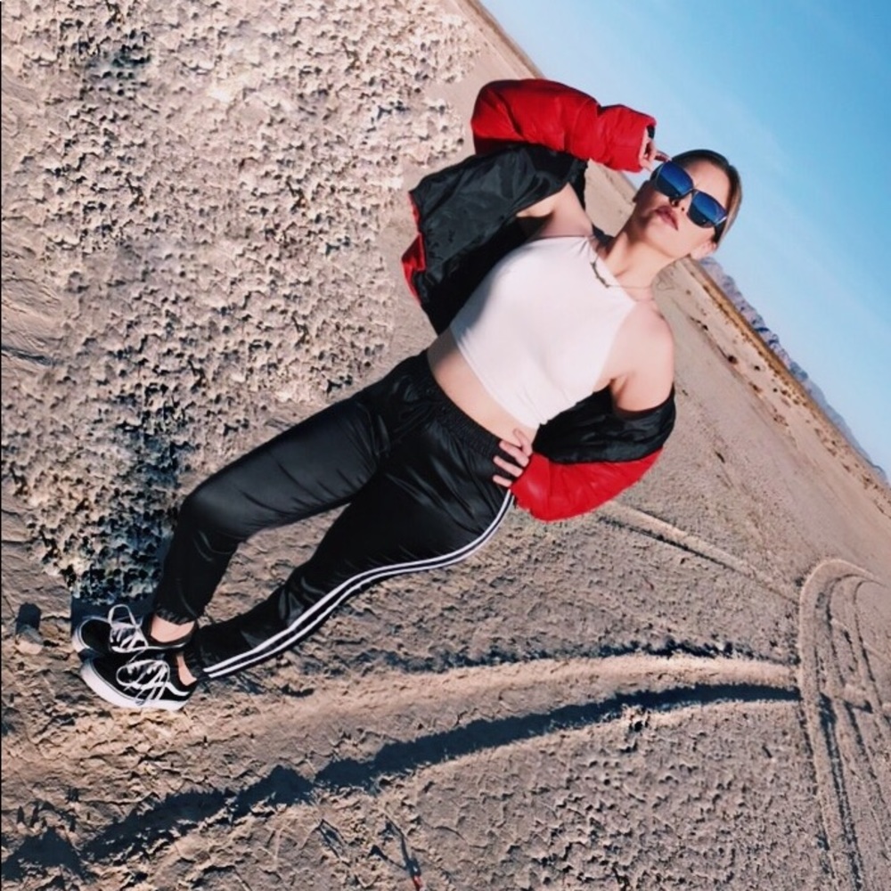 Welcome 👋🏻💋💋💋 - Picture 4 of 5